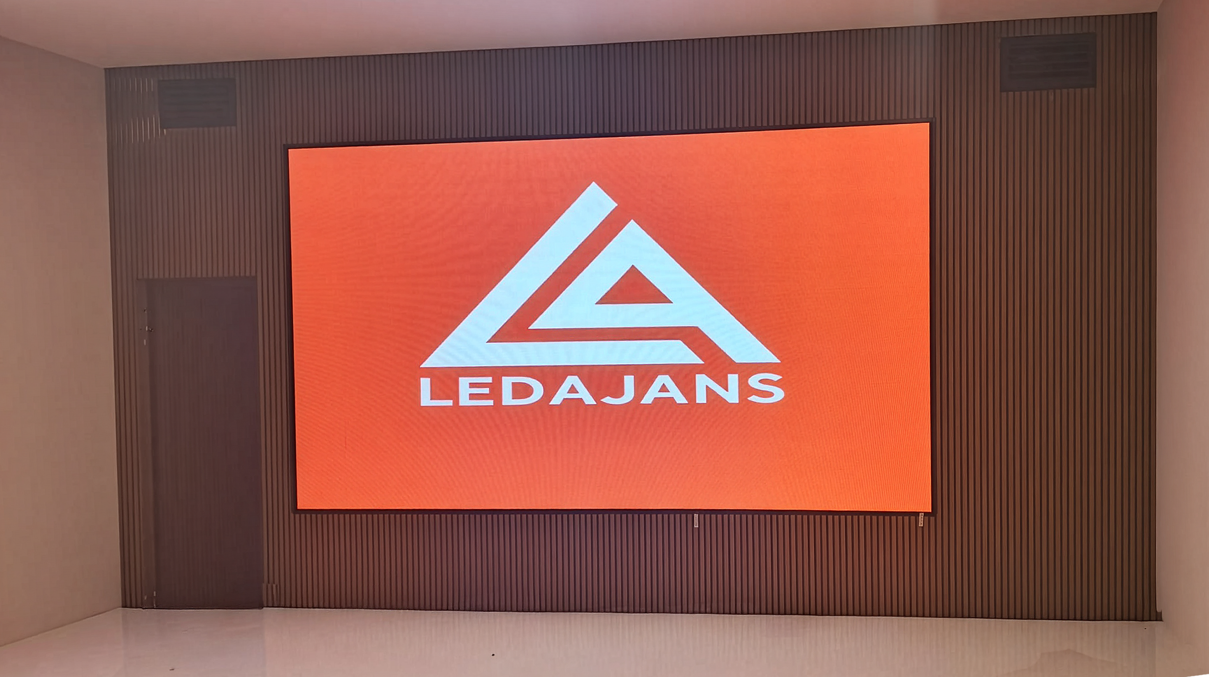 İç mekan LED ekran referans görseli