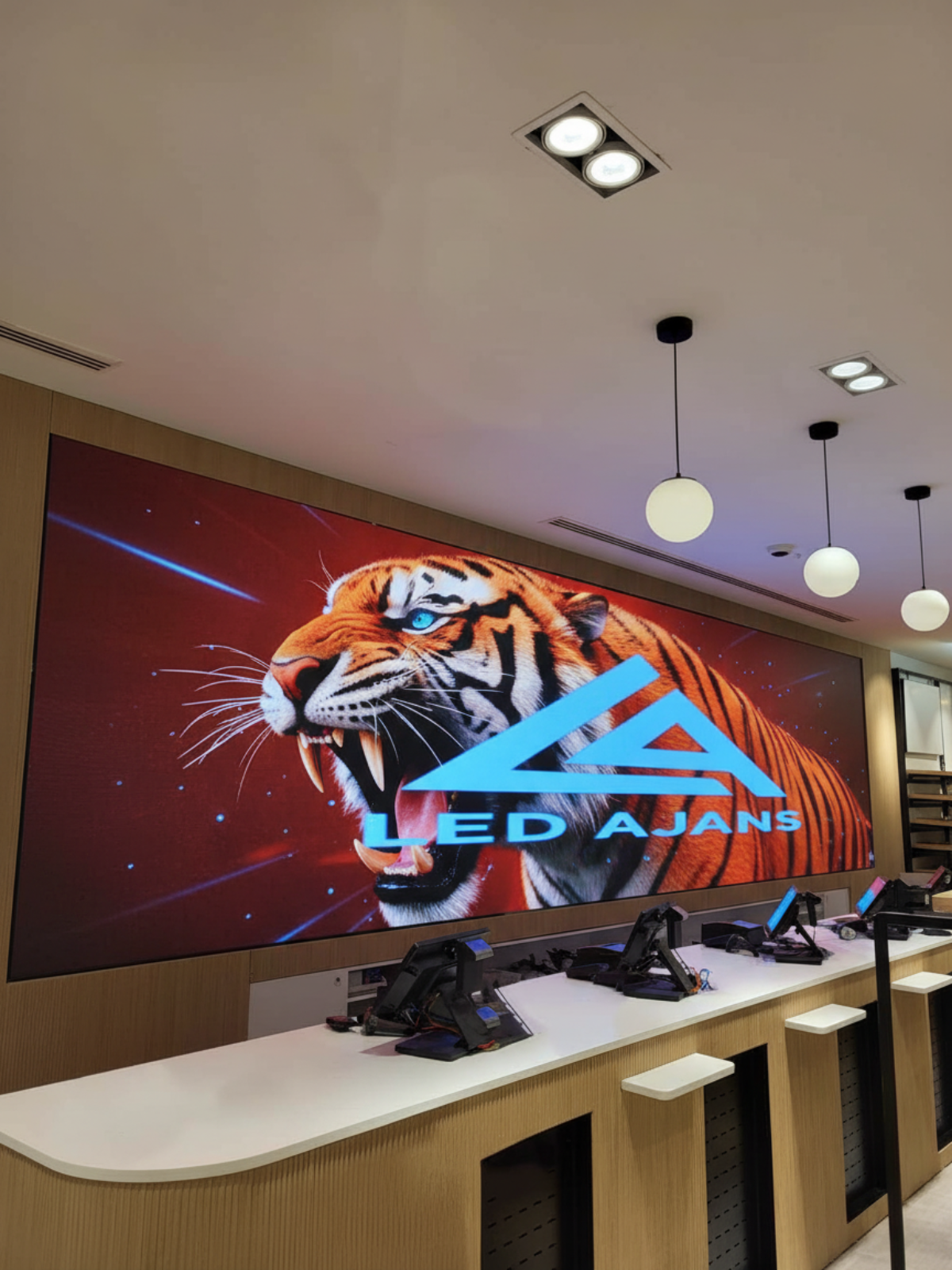 Mağaza iç mekan LED proje görseli